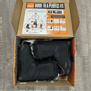 Thirtytwo | Black Shifty Boa | 10.5 M